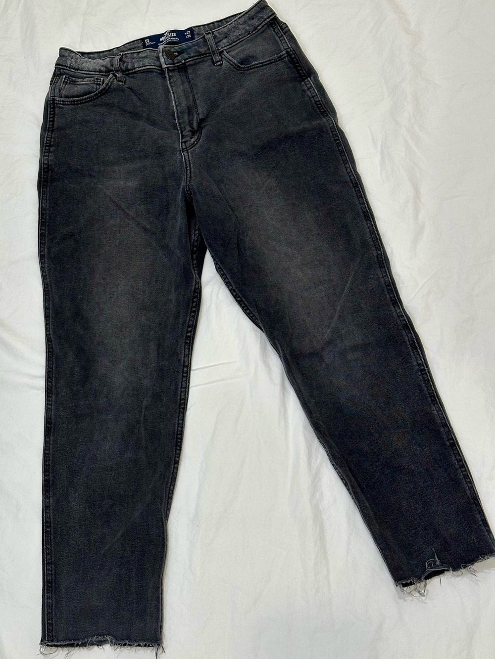 Hollister Ultra High-Rise Mom jeans